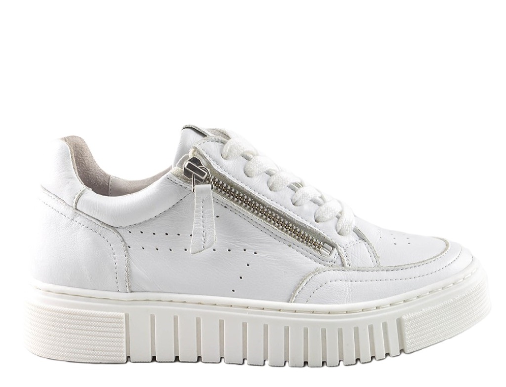 AQa Sneakers